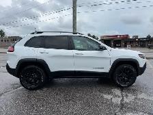2019 JEEP CHEROKEE TRAILHAWK | 4WD | 1 OWNER | CLEAN CARFAX - Photo 7