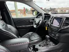 2019 JEEP CHEROKEE TRAILHAWK | 4WD | 1 OWNER | CLEAN CARFAX - Photo 12