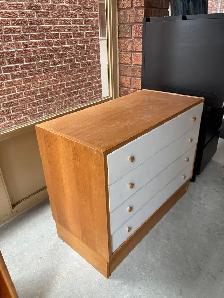 Mid-Century Modern Dresser - Photo 3
