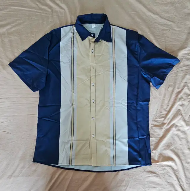 BRAND NEW MENS'S SHORT SLEEVE SHIRT (XXL - 2 QTY - $15 EACH)