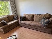 Hide a bed & Love seat - Photo 2