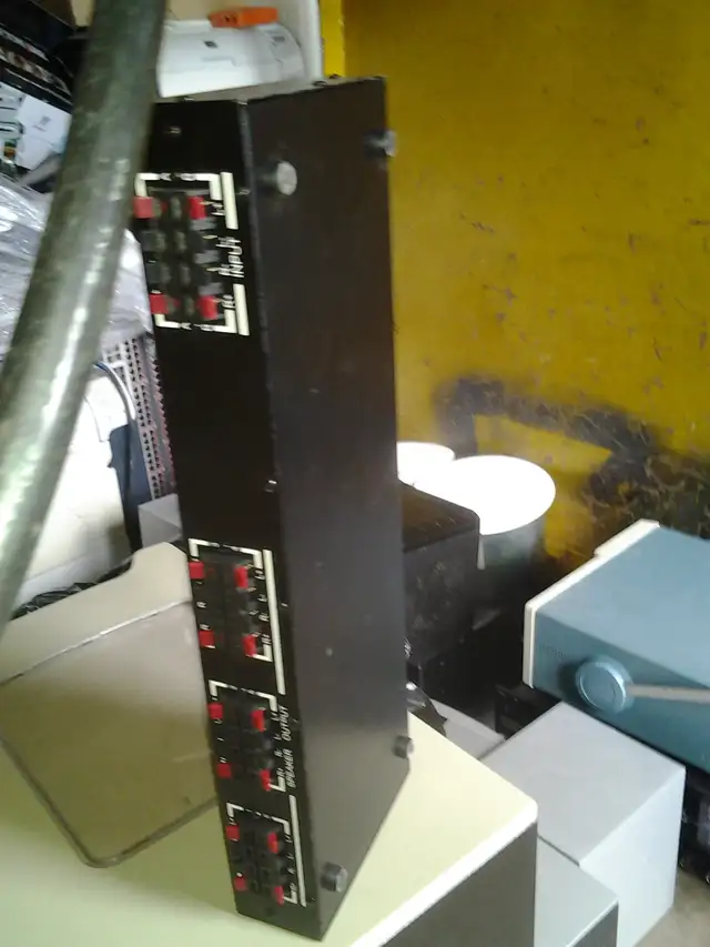 6-Zone Speaker Selector with Individual Volume Controls pc mac