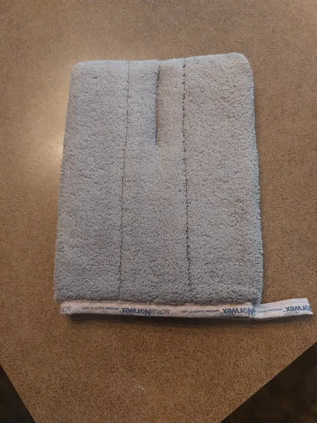 NORWEX CLEANING MITT...