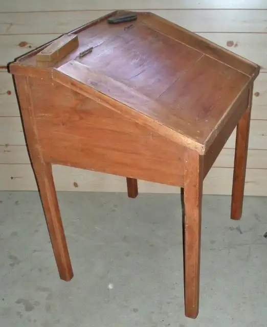 PUPITRE ANTIQUE EN PIN