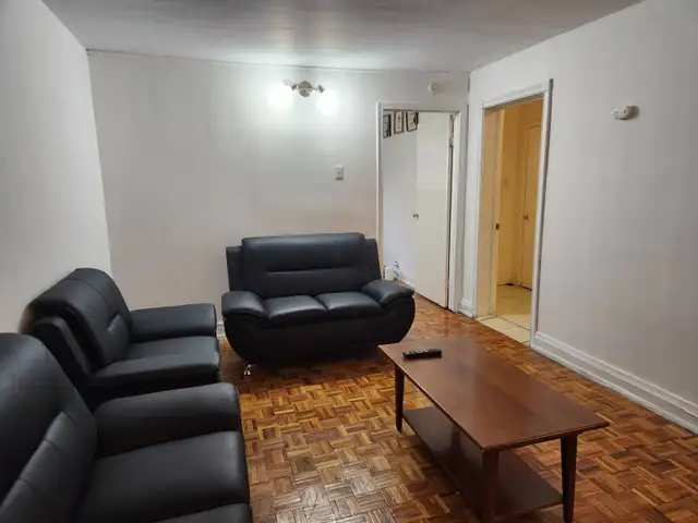 furnished room for rent in Thorncliffe park dr