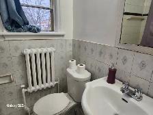 furnished room for rent in Thorncliffe park dr - Photo 5