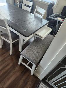 Kitchen table- 4 chairs and a bench cash only - Photo 3