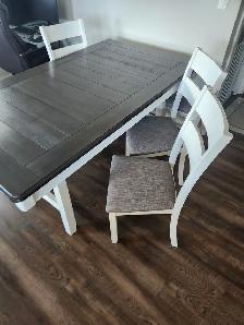 Kitchen table- 4 chairs and a bench cash only - Photo 4