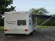 2006 Rockwood 27 Foot Camper/Bunkhouse Trailer - Photo 2