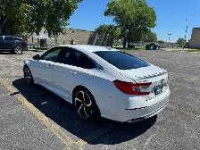 2019 Honda Accord 2.0T - Photo 2