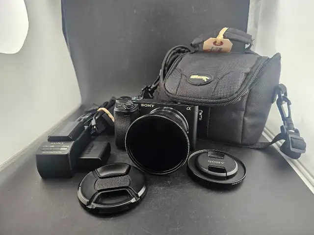 Sony A6400 4K Mirrorless Digital Camera w/35mm lens