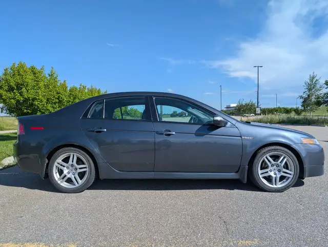 2007 Acura TL Base V6 Luxury 4-door Sedan - $8000