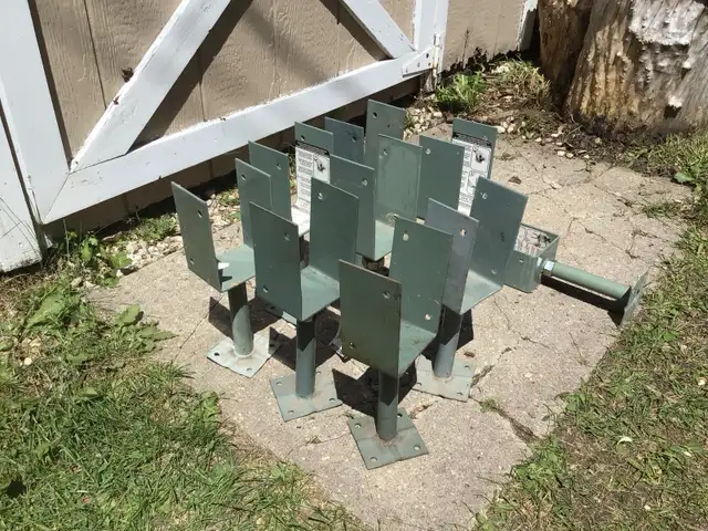 Pylex Deck adjustable support for 4 X 4 post - NOS