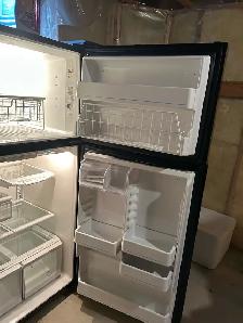 black fridge - Photo 2