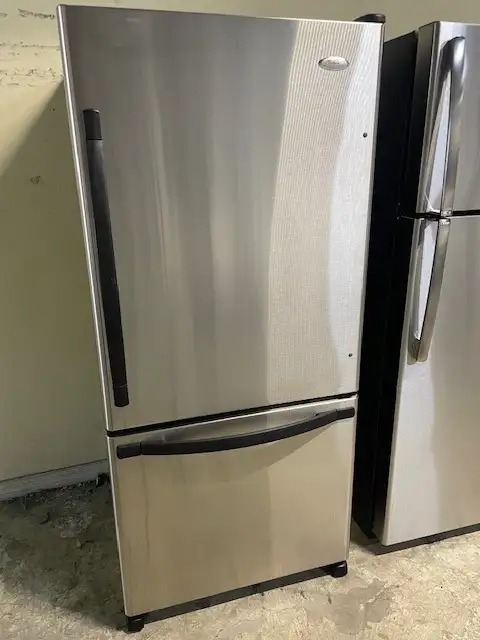 Réfrigérateur stainless 30'' congélateur en bas Whirlpool