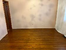 $1200-Master bedroom with private bathroom  at Steeles/Bathurst - Photo 3