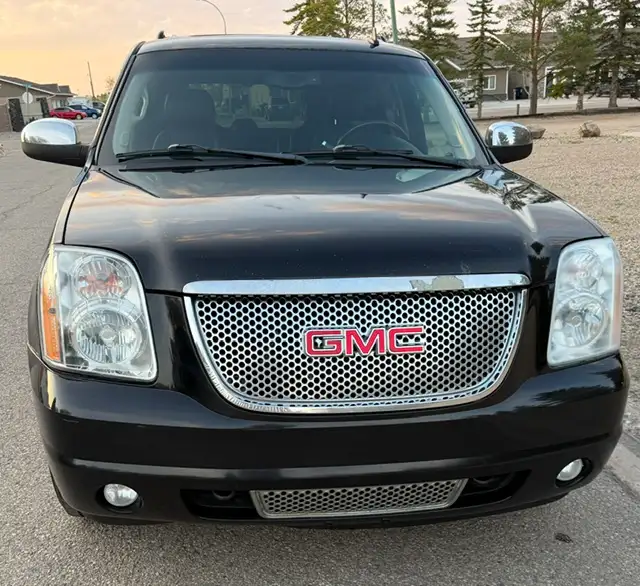 2012 GMC DENALI YUKON XL PKG - AWD - 2 DVD PKG
