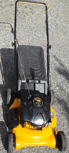 POULAN PRO GAS LAWN MOWER - Photo 3