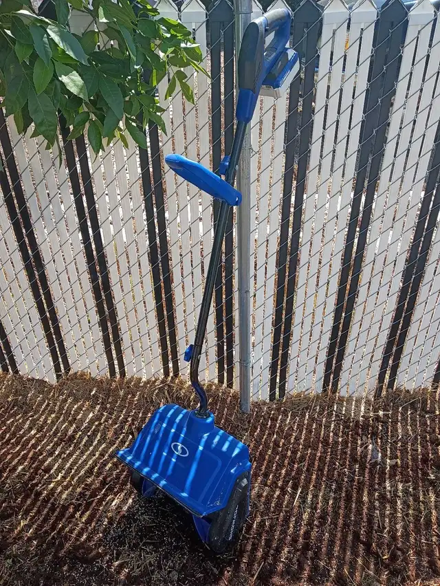 Snow thrower