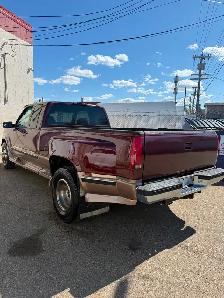 1997 GMC 3500 4 x 4 dually - Photo 5