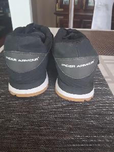 BRAND NEW Running shoes. ASKING 25.00 - Photo 2