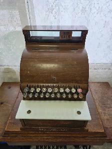 Old Cash Register - Photo 3