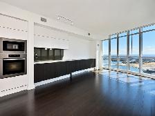 2 bedroom and 2 washroom.   amazing Lakeview Cityplace - Photo 2
