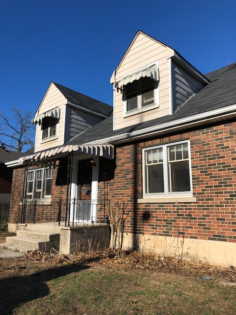 1 bedroom on main level, large backyard, parking and laundry
