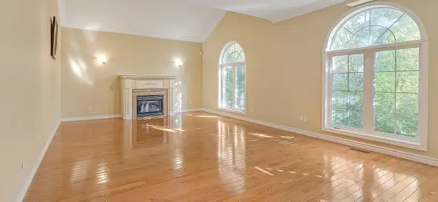 Luxury 4 BR Detached House for Rent in Prime Location Newmarket