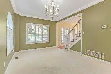 Luxury 4 BR Detached House for Rent in Prime Location Newmarket - Photo 2