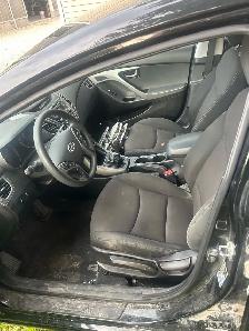 2016 Hyundai Elantra manual transmission - Photo 3