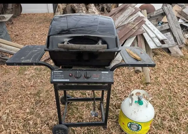 Used Master Chef Barbecue &.20 LB Propane Tank