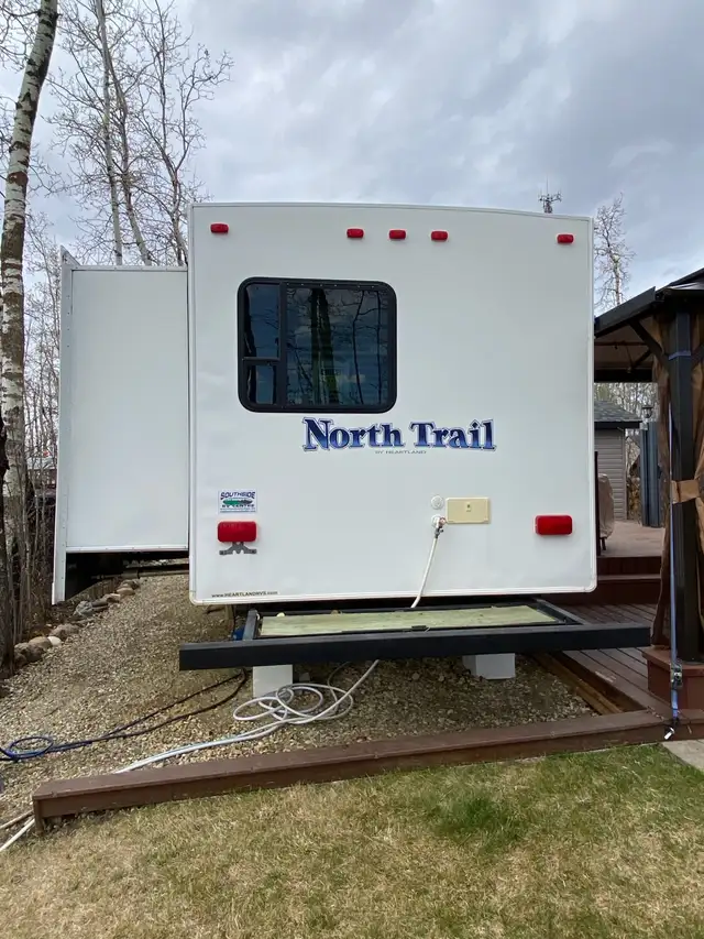2011 Heartland North Trail 32’ trailer