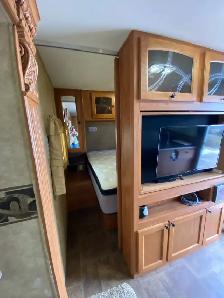 2011 Heartland North Trail 32’ trailer - Photo 5