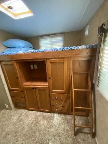 2011 Heartland North Trail 32’ trailer - Photo 7