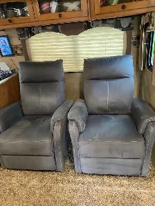 2011 Heartland North Trail 32’ trailer - Photo 8