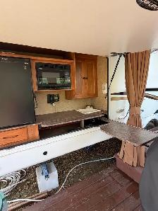 2011 Heartland North Trail 32’ trailer - Photo 10