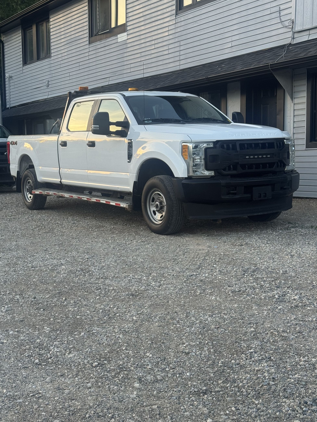 2017 Ford Super Duty F-350 SRW ALUMINUM LIFT GATE , FUEL TANK —