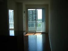YONGE-FINCH 1-bedroom Mona Lisa Luxury Condo,TTC Subway at door - Photo 3