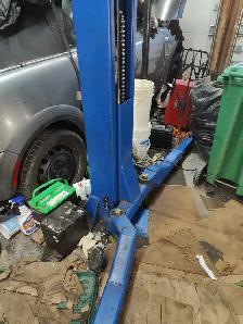 Moving Sale - 2 Post Hoist - Photo 6