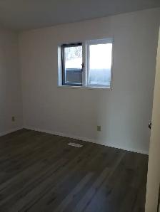 3 Bed   Den, 1.5 Bath  House for Rent - Lakeview Area - Photo 5