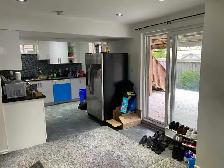 3-Bed/1 Laundry Bright Walkout Basement Newmarket - Photo 4
