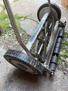 American Push Lawn Mower - Photo 2