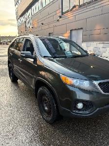 2011 Kia Sorento Awd 380,000Km $1200Firm