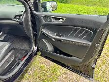 2022 Ford Edge ST AWD Clean Carfax | Pano Roof | Cooled Seats - Photo 28