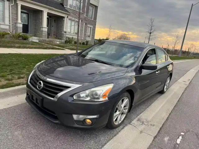 2013 Nissan Altima 4dr Sdn I4 CVT 2.5 SV