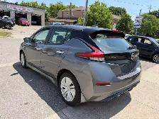 2018 Nissan Leaf SV Hatchback - Photo 6