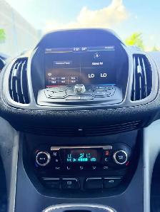 2014 Ford Escape SE 4dr 4x4 Automatic - Photo 18