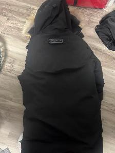 Canada Goose Jacket Like new barely worn - Photo 4