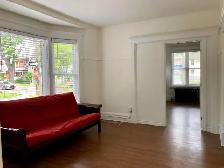 SEPT 1 - 3 BEDROOM 5 MINUTE WALK TO QUEENS! ALL INCLUSIVE - Photo 6